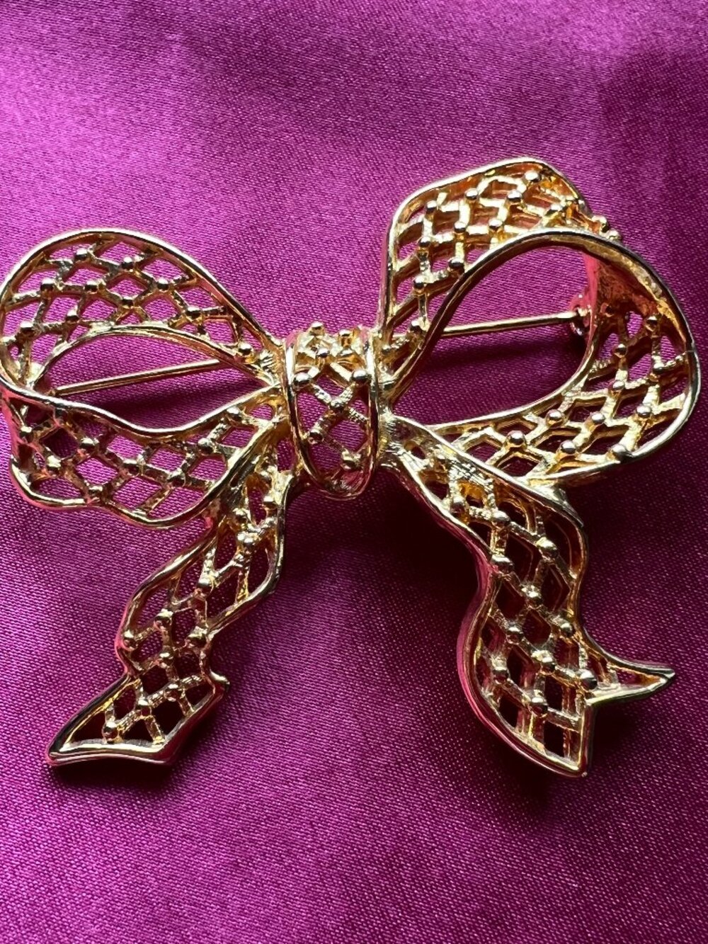 Vintage Gold Tone Openwork Bow Brooch Pin, Unsigned
